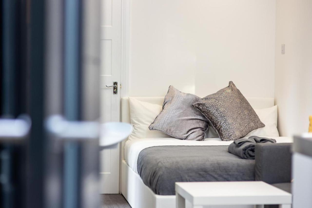 A Unique Experience In A Converted Shipping Containers, Glamness Is Adults Only Inverness Exteriér fotografie