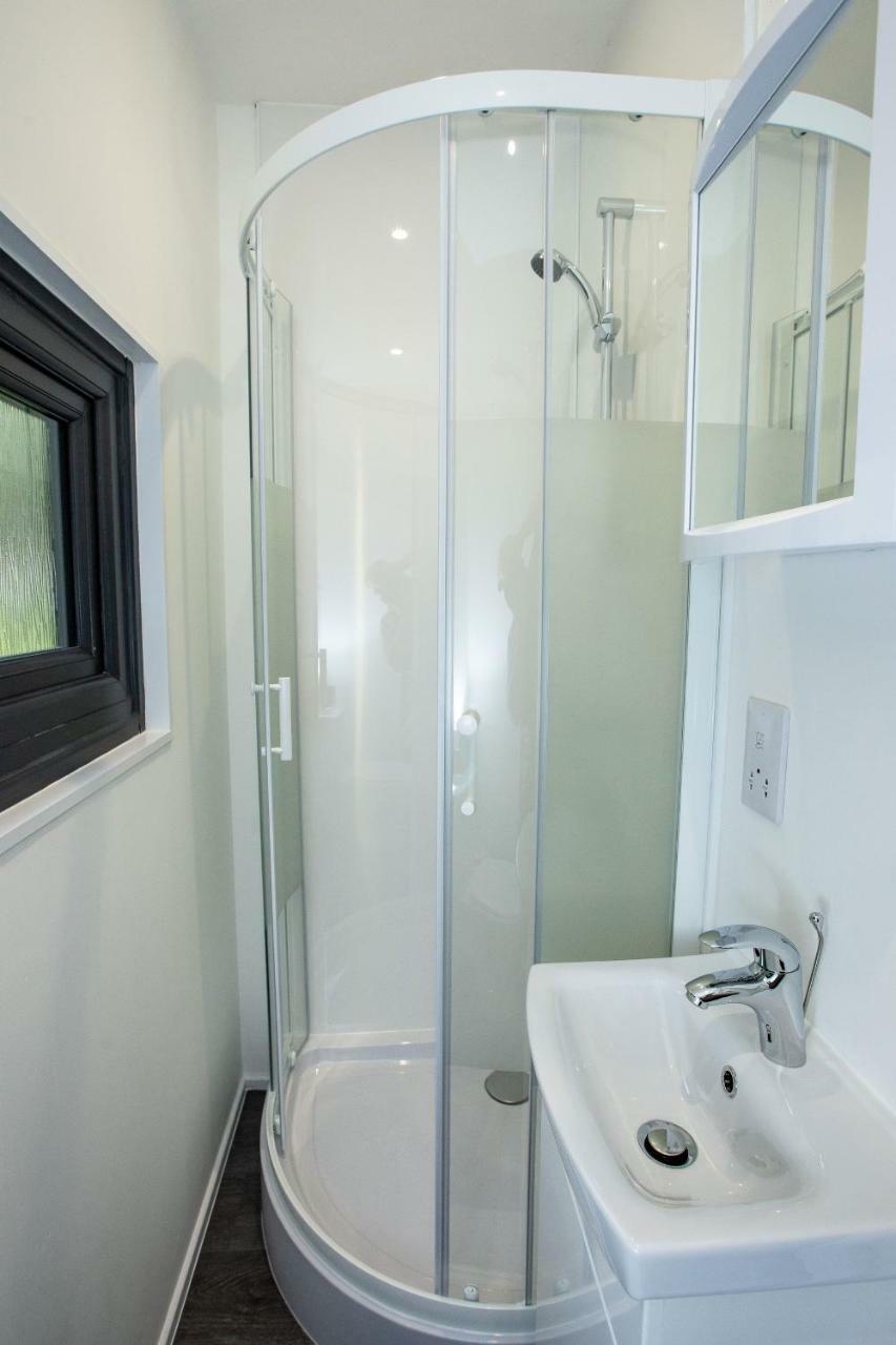 A Unique Experience In A Converted Shipping Containers, Glamness Is Adults Only Inverness Exteriér fotografie