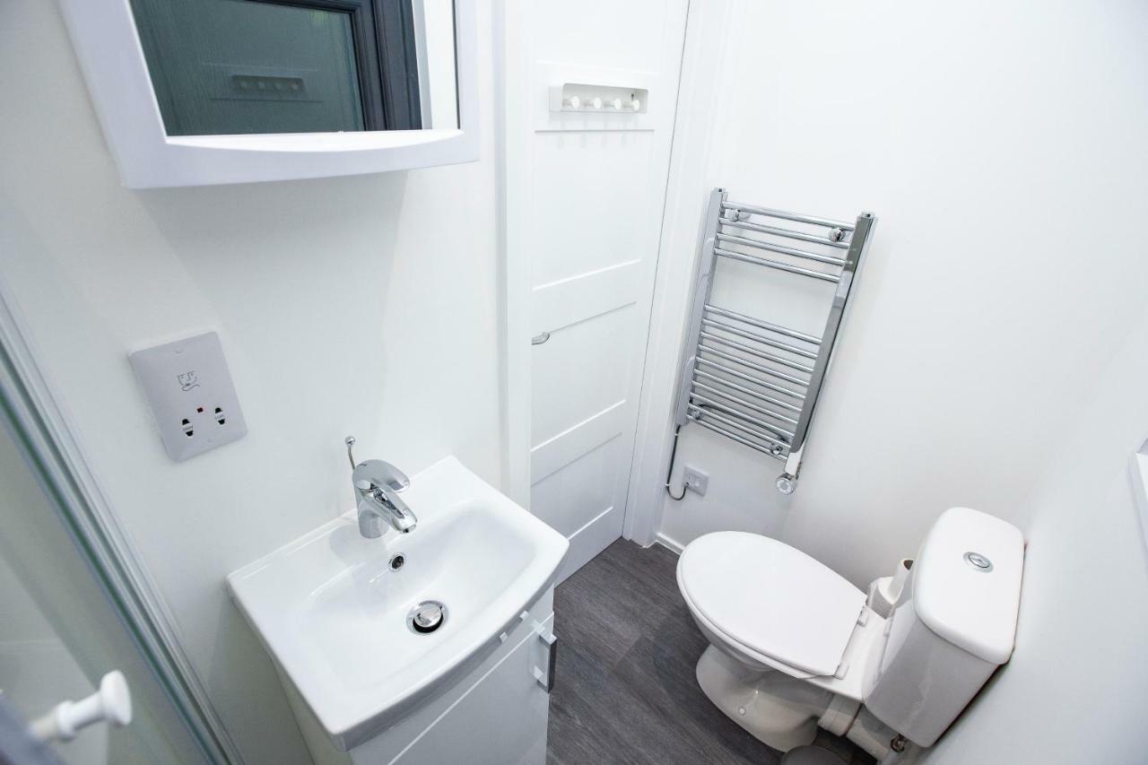 A Unique Experience In A Converted Shipping Containers, Glamness Is Adults Only Inverness Exteriér fotografie