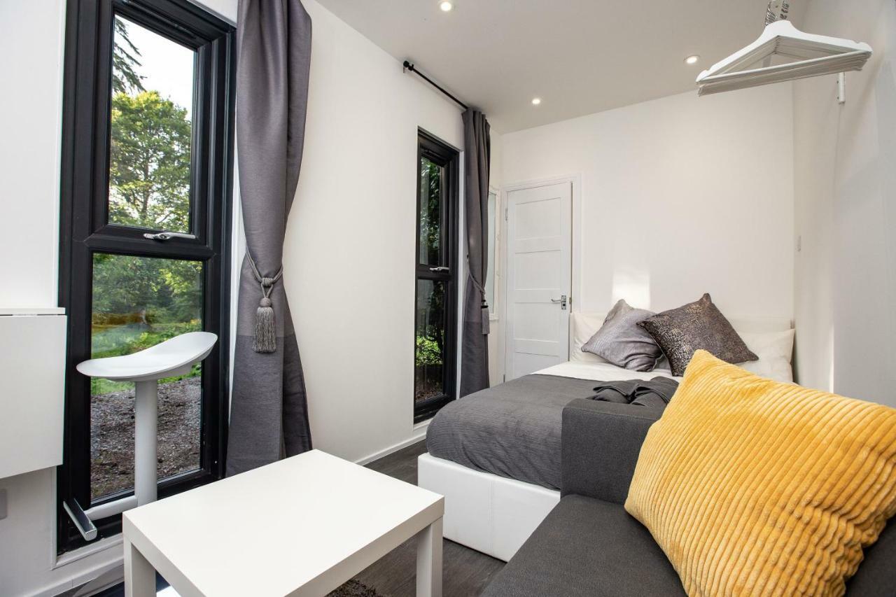 A Unique Experience In A Converted Shipping Containers, Glamness Is Adults Only Inverness Exteriér fotografie