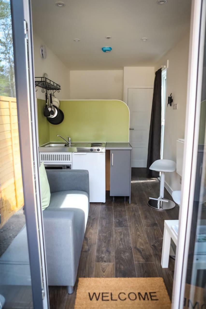 A Unique Experience In A Converted Shipping Containers, Glamness Is Adults Only Inverness Exteriér fotografie