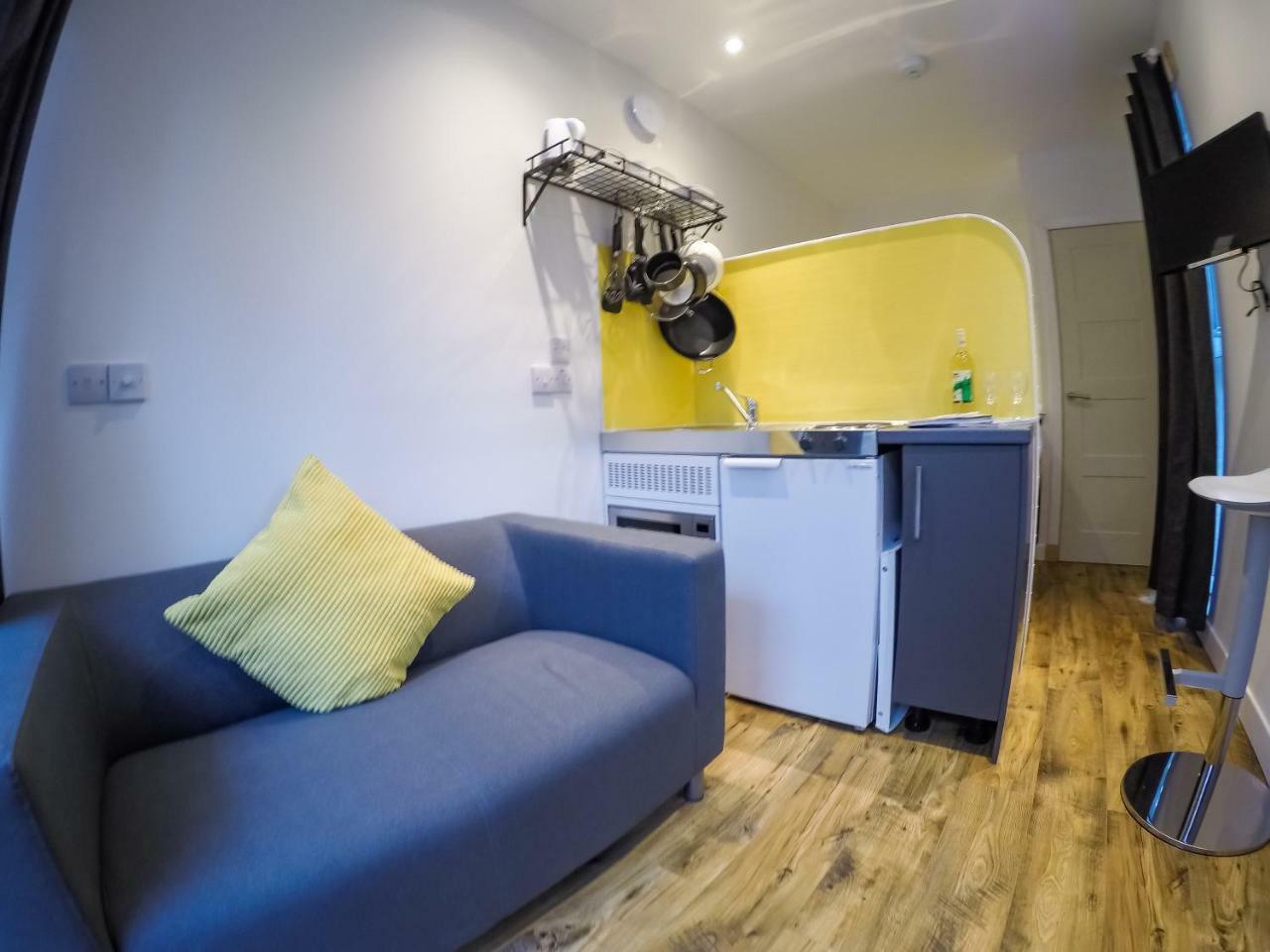A Unique Experience In A Converted Shipping Containers, Glamness Is Adults Only Inverness Exteriér fotografie